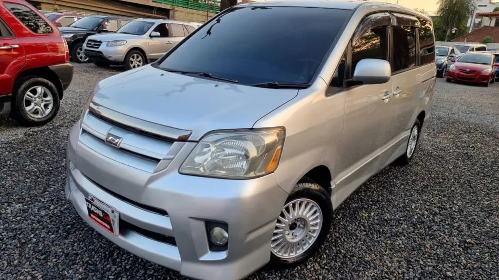 Toyota Noah — foto 7