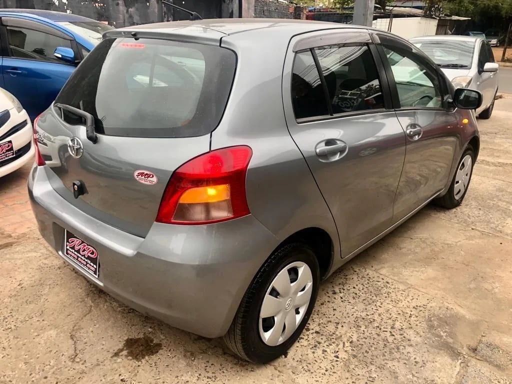Toyota Vitz — foto 4