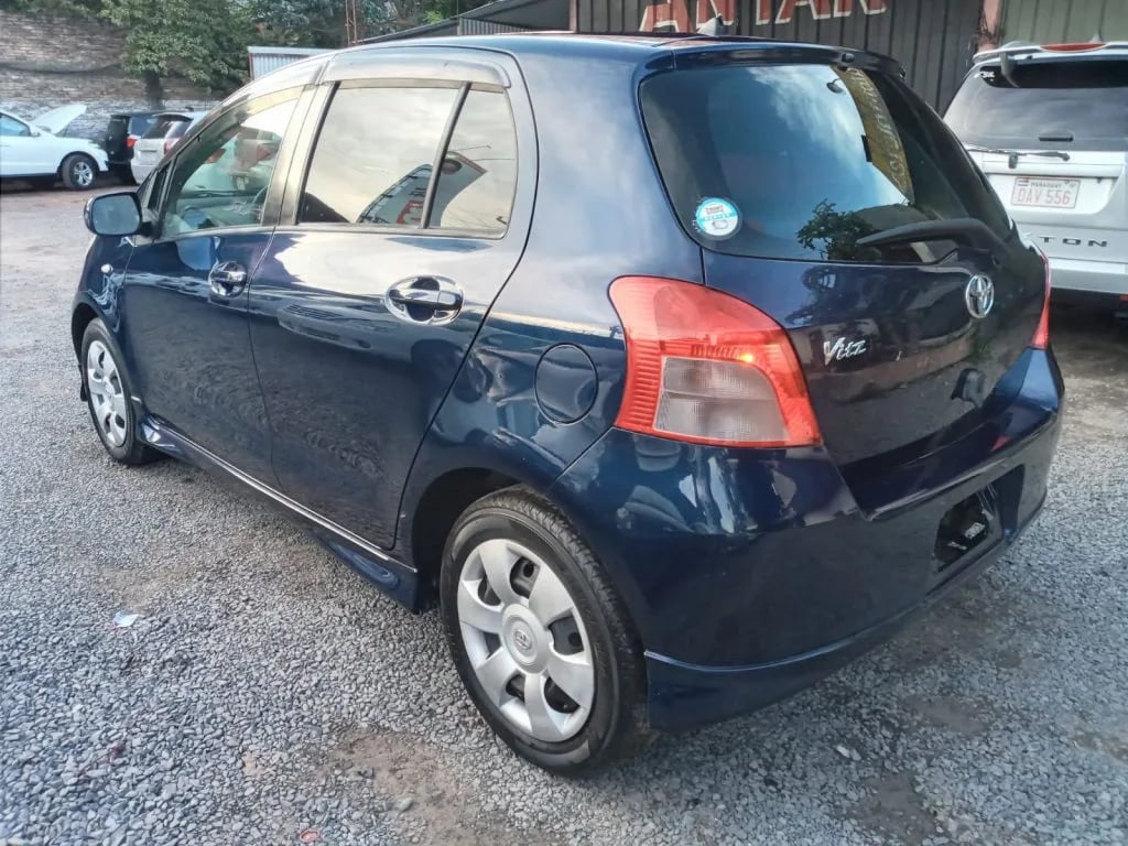 Toyota Vitz — foto 5
