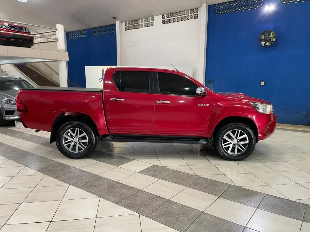 Toyota Hilux — foto 3