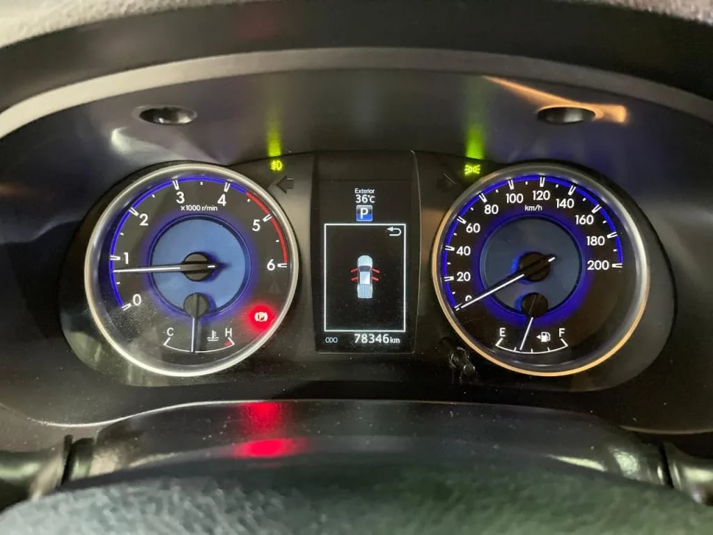 Toyota Hilux — foto 5