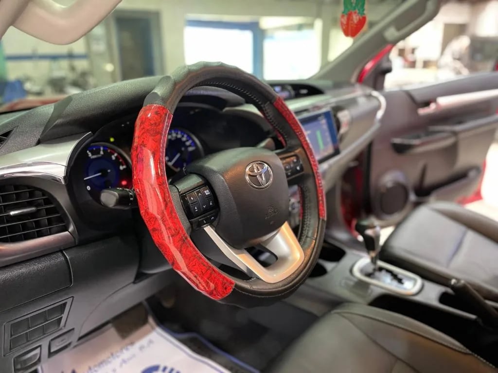 Toyota Hilux — foto 8
