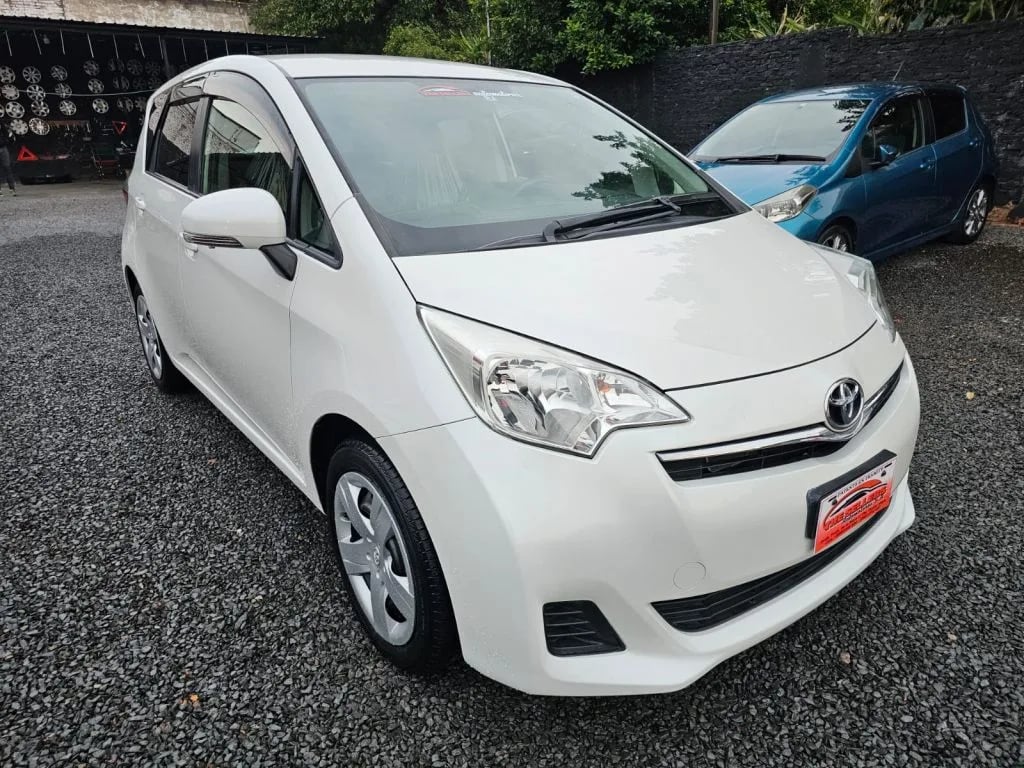 Toyota Ractis — foto 1