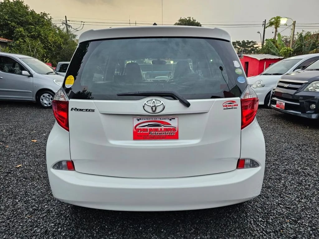 Toyota Ractis — foto 3