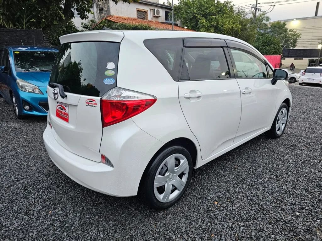 Toyota Ractis — foto 6