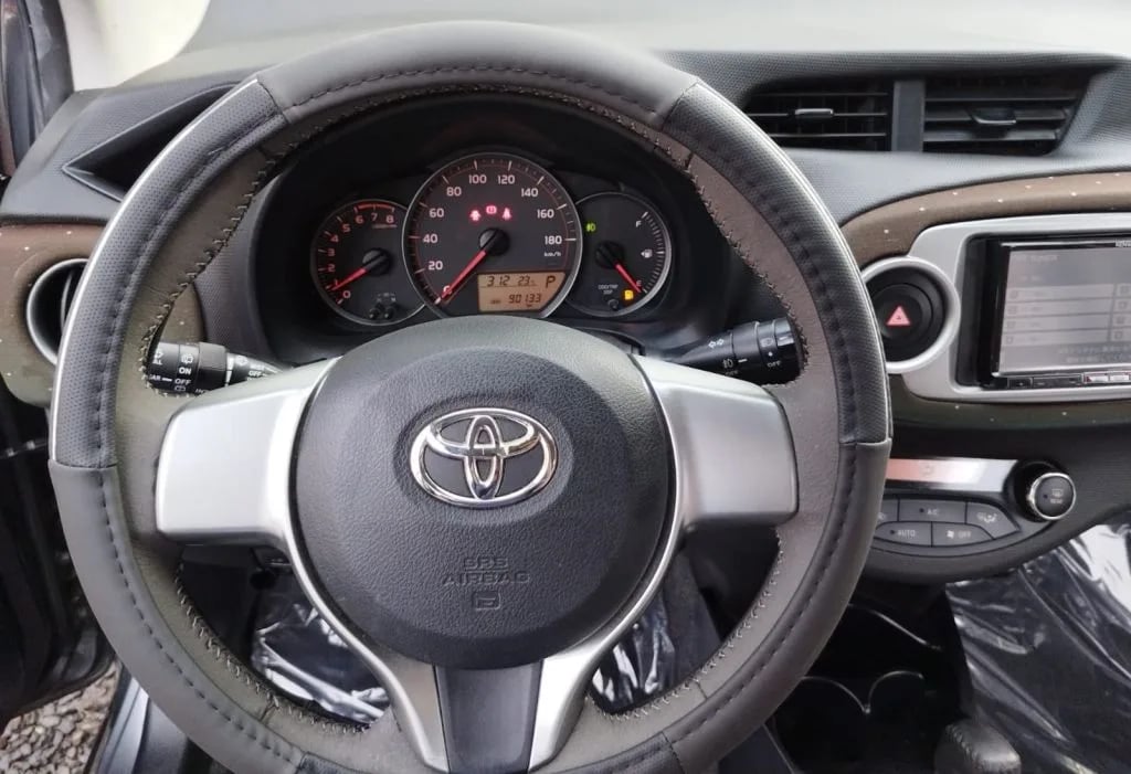 Toyota Vitz — foto 6