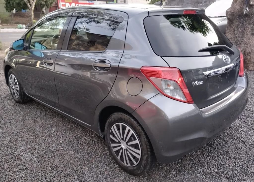 Toyota Vitz — foto 8