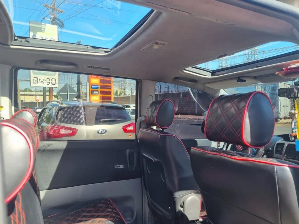 Toyota Voxy — foto 3