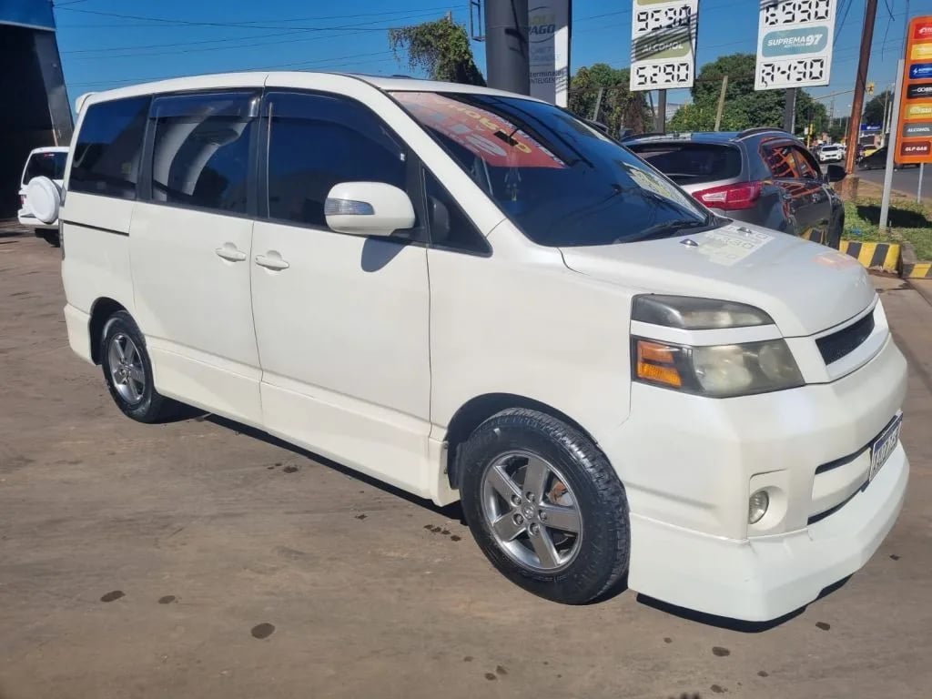 Toyota Voxy — foto 6