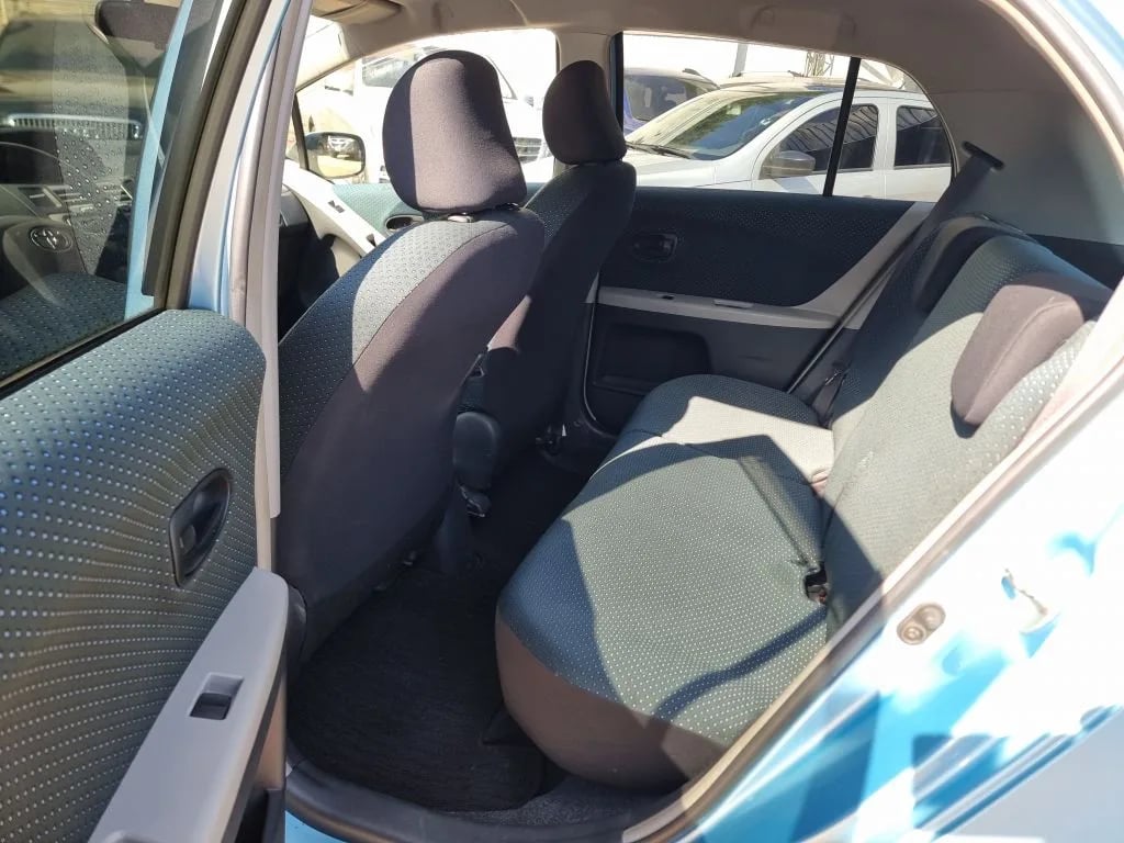 Toyota Vitz — foto 5