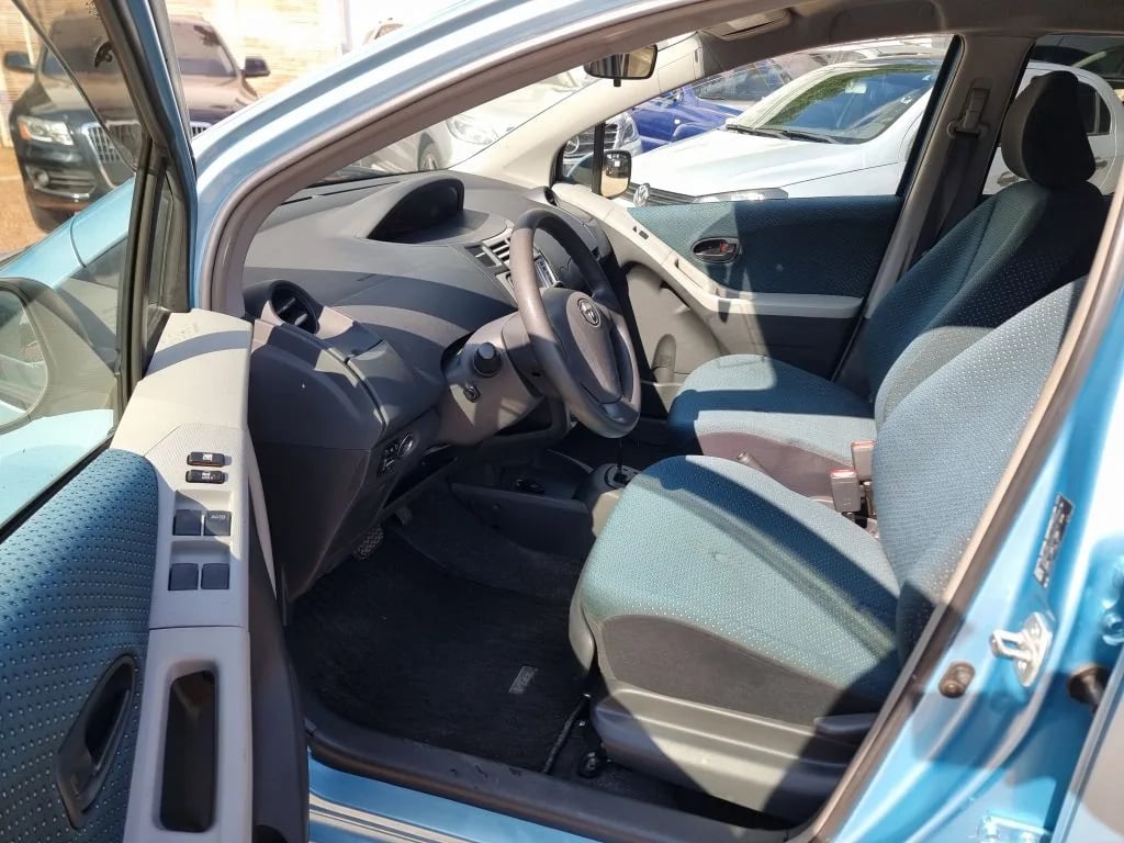 Toyota Vitz — foto 6