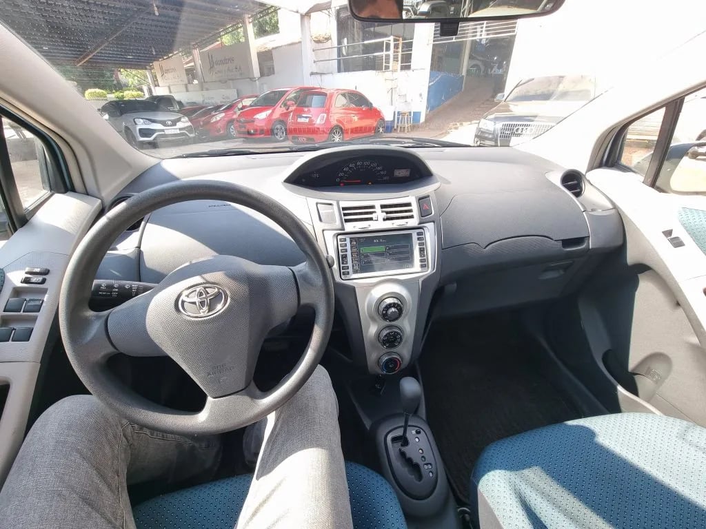 Toyota Vitz — foto 9