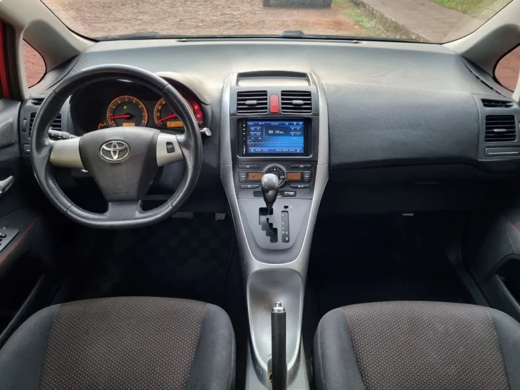 Toyota Auris — foto 4