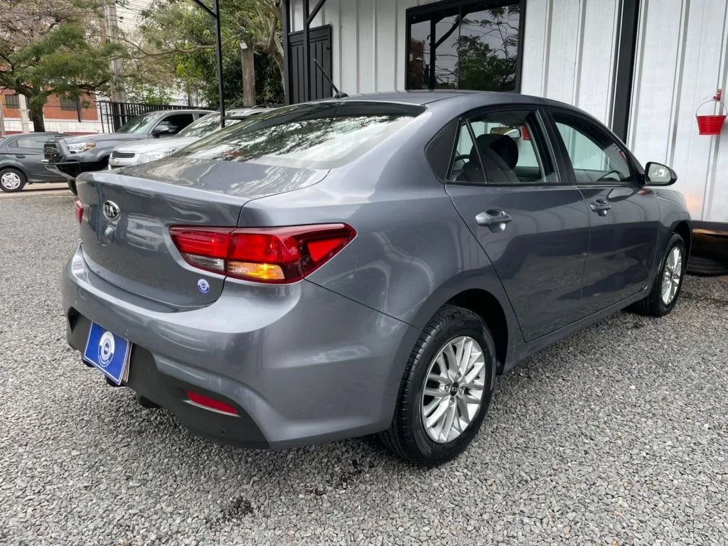 Kia Rio — foto 9