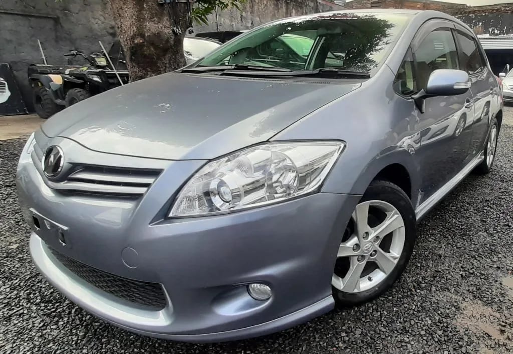Toyota Auris — foto 2