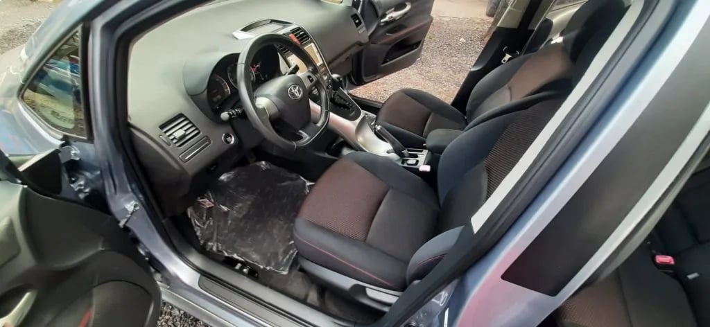 Toyota Auris — foto 6