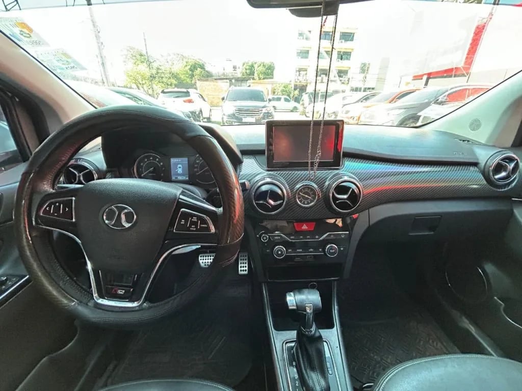 BAIC Senova X25 — foto 3