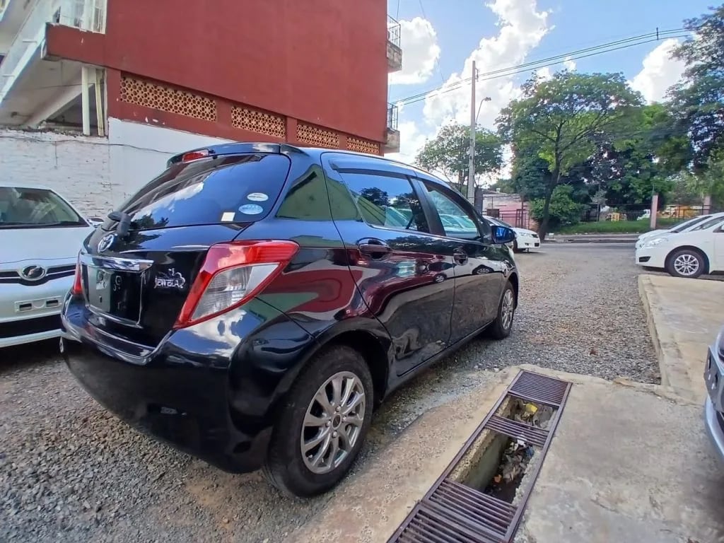 Toyota Vitz — foto 4