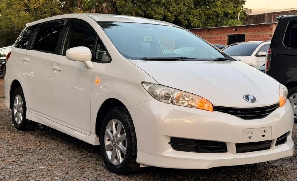 Toyota Wish — foto 1