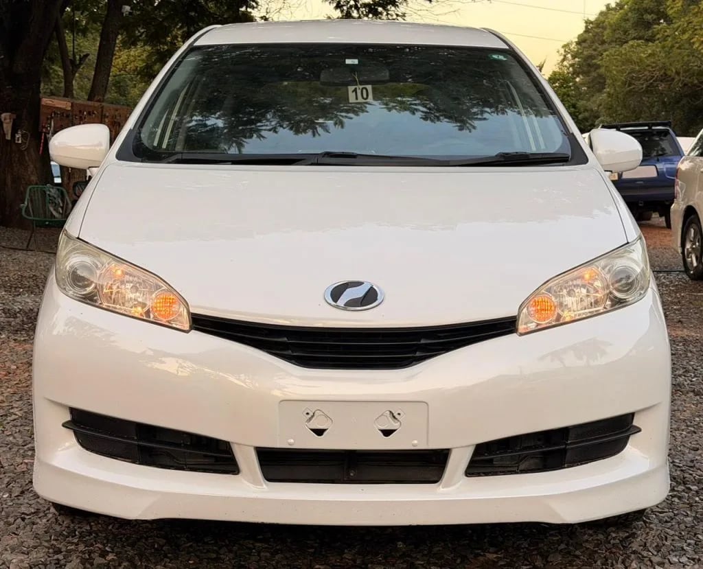Toyota Wish — foto 3