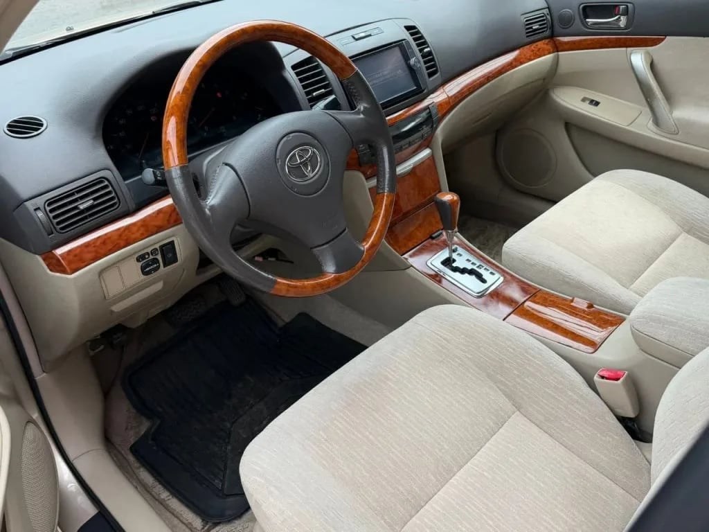 Toyota Premio — foto 3