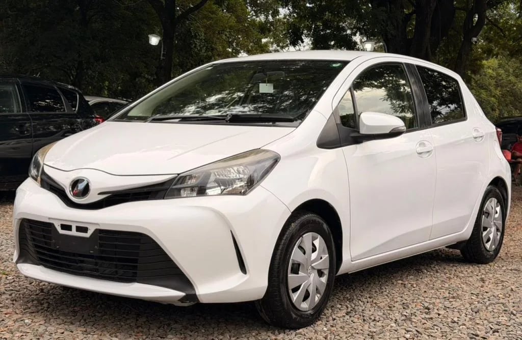 Toyota Vitz — foto 1