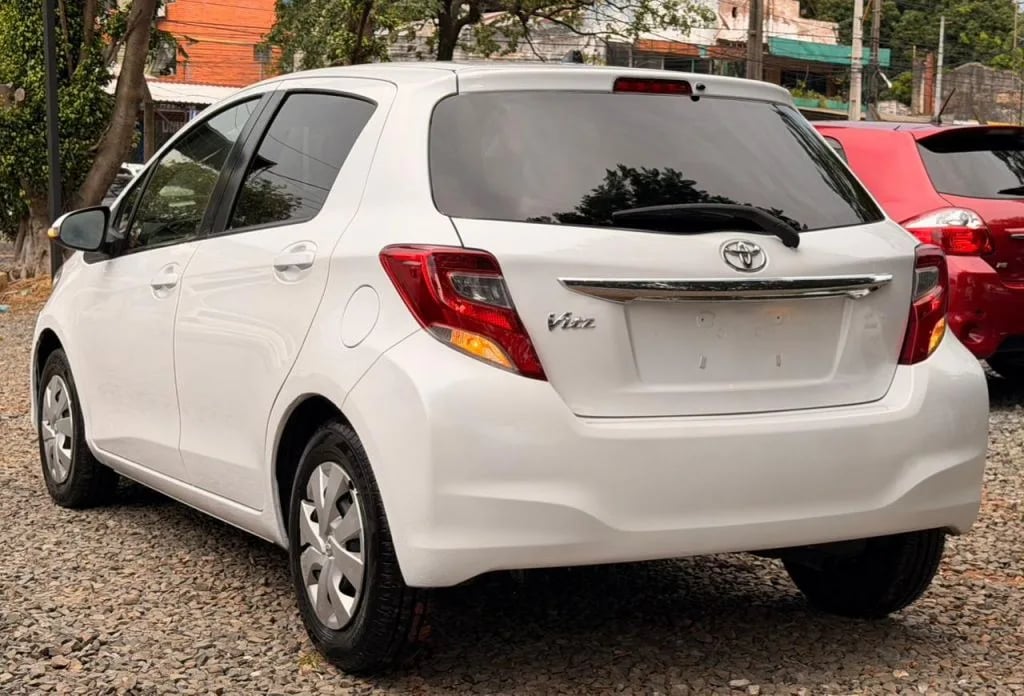 Toyota Vitz — foto 5