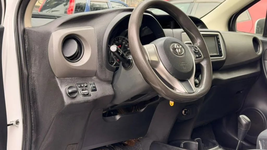 Toyota Vitz — foto 6
