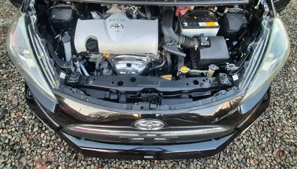 Toyota Sienta — foto 4