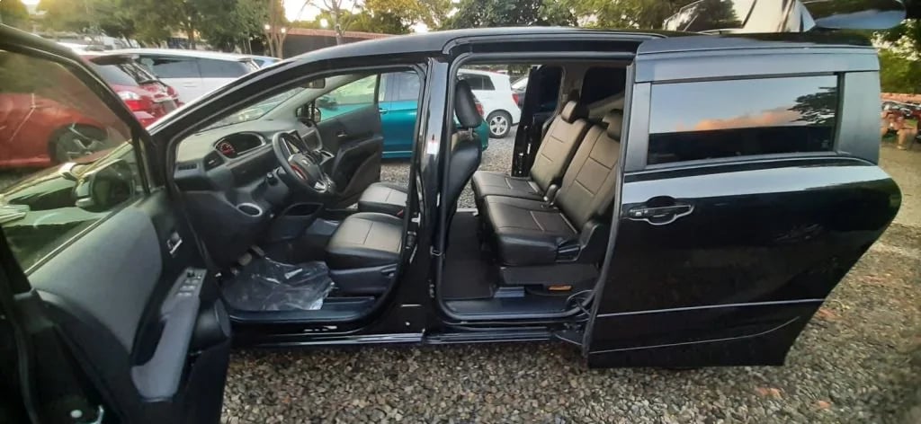 Toyota Sienta — foto 5