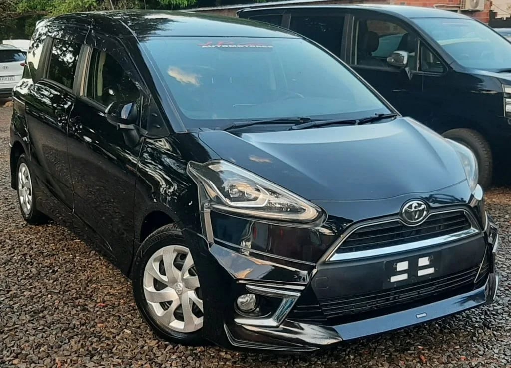 Toyota Sienta — foto 6