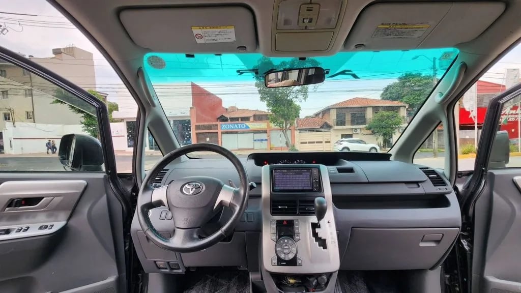 Toyota Noah — foto 6