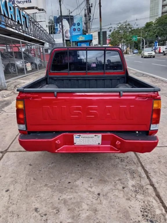 Nissan Pick-Up — foto 3