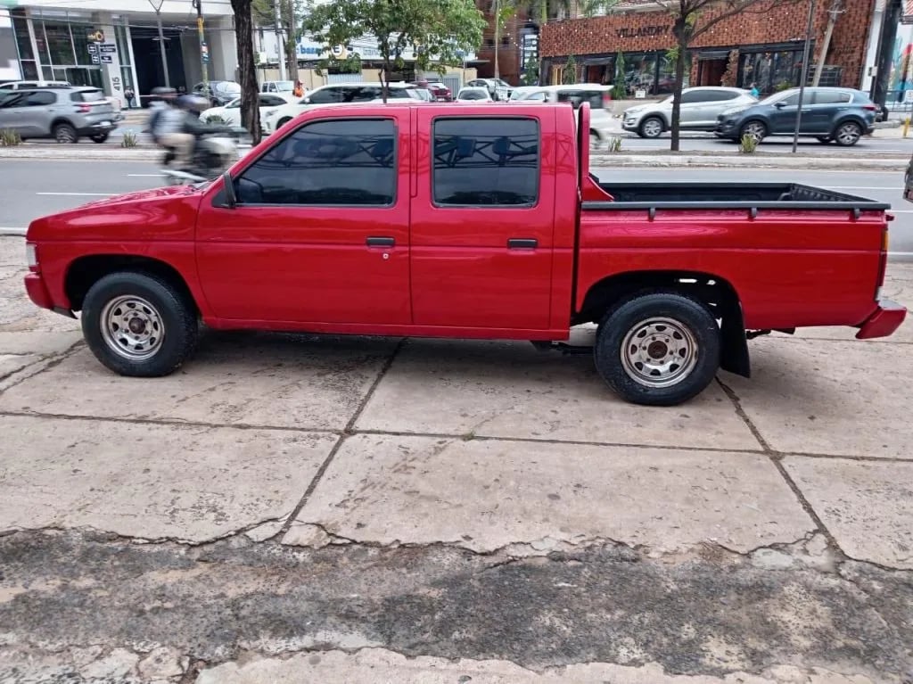 Nissan Pick-Up — foto 4
