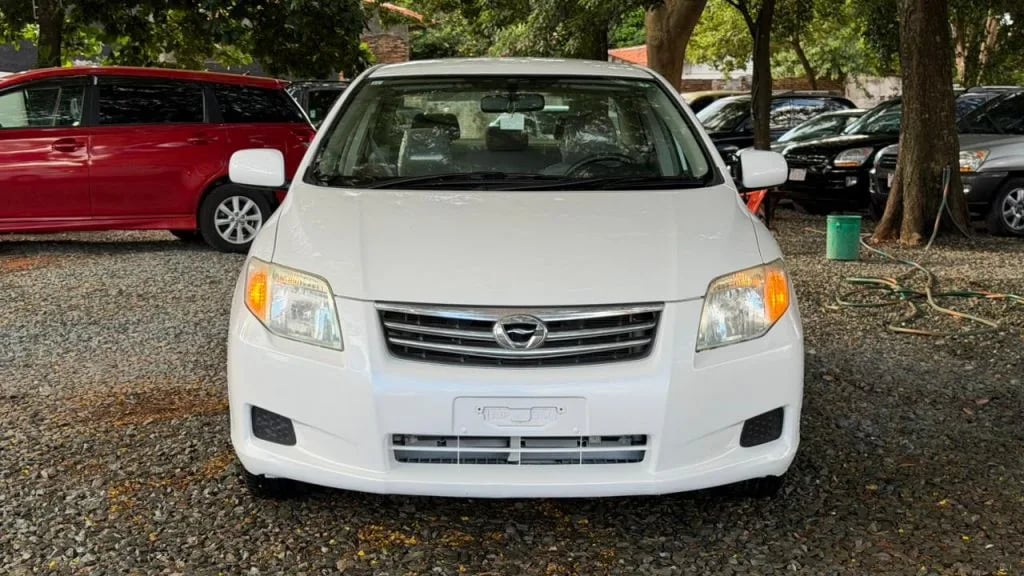 Toyota Axio — foto 2