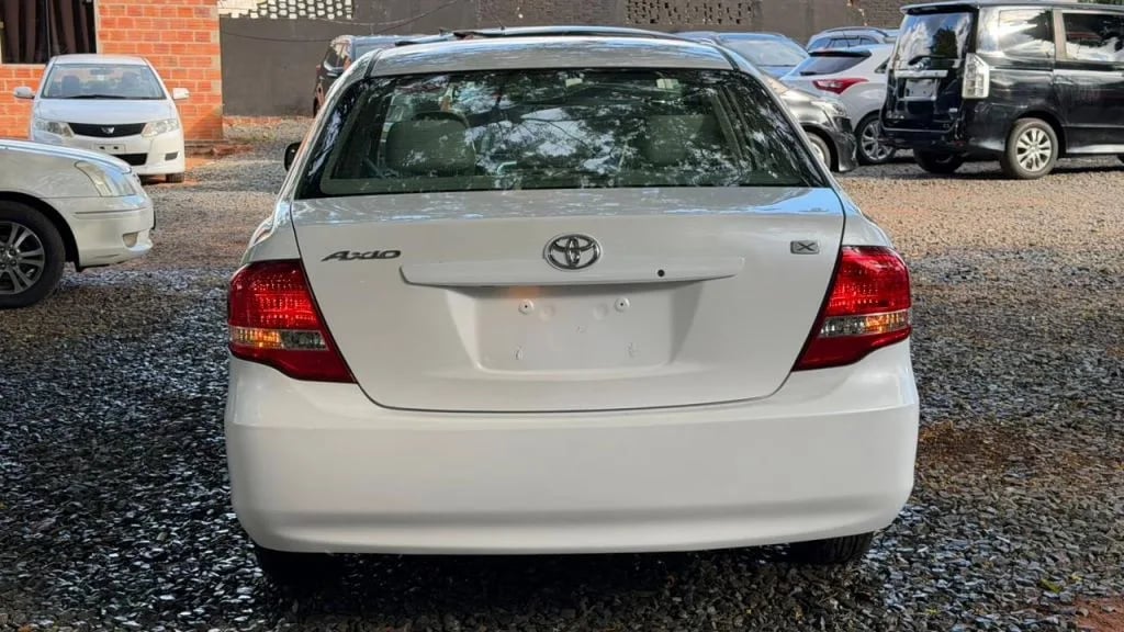 Toyota Axio — foto 5