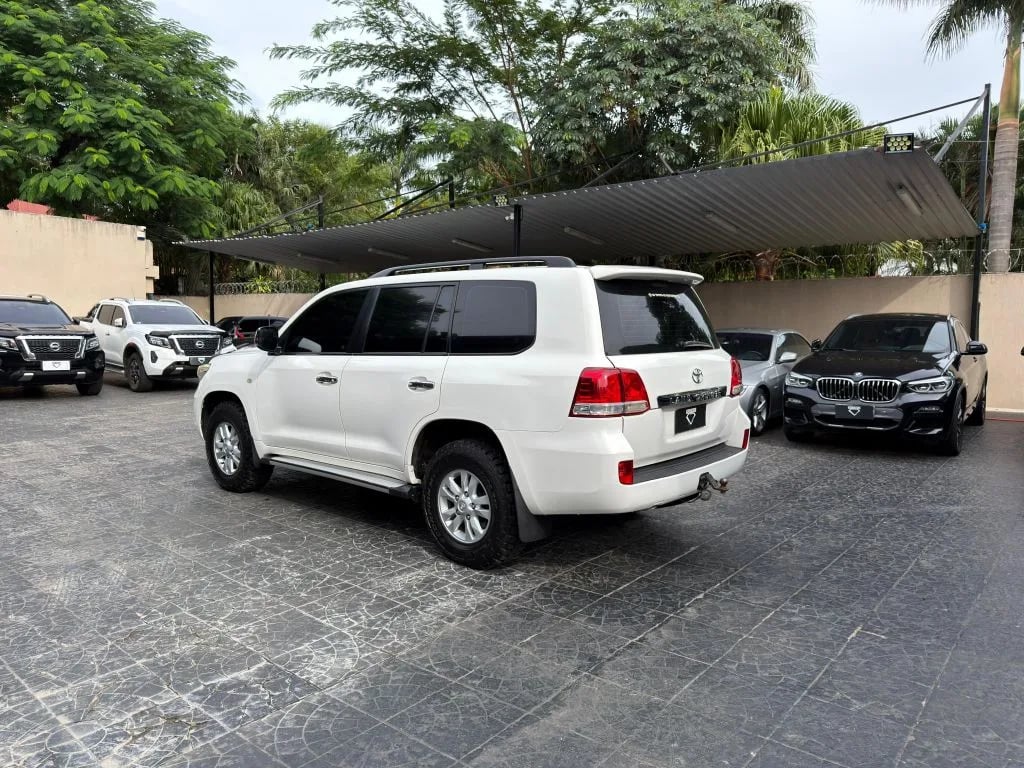 Toyota Land Cruiser — foto 5