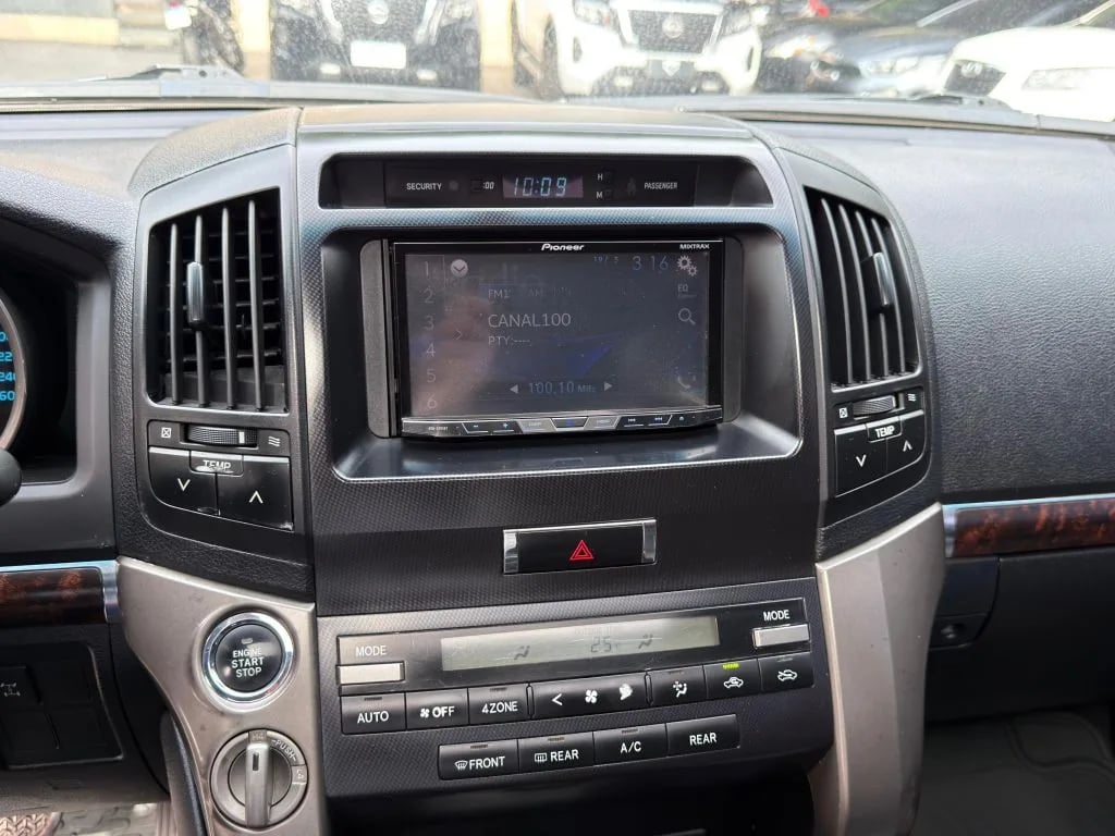 Toyota Land Cruiser — foto 8