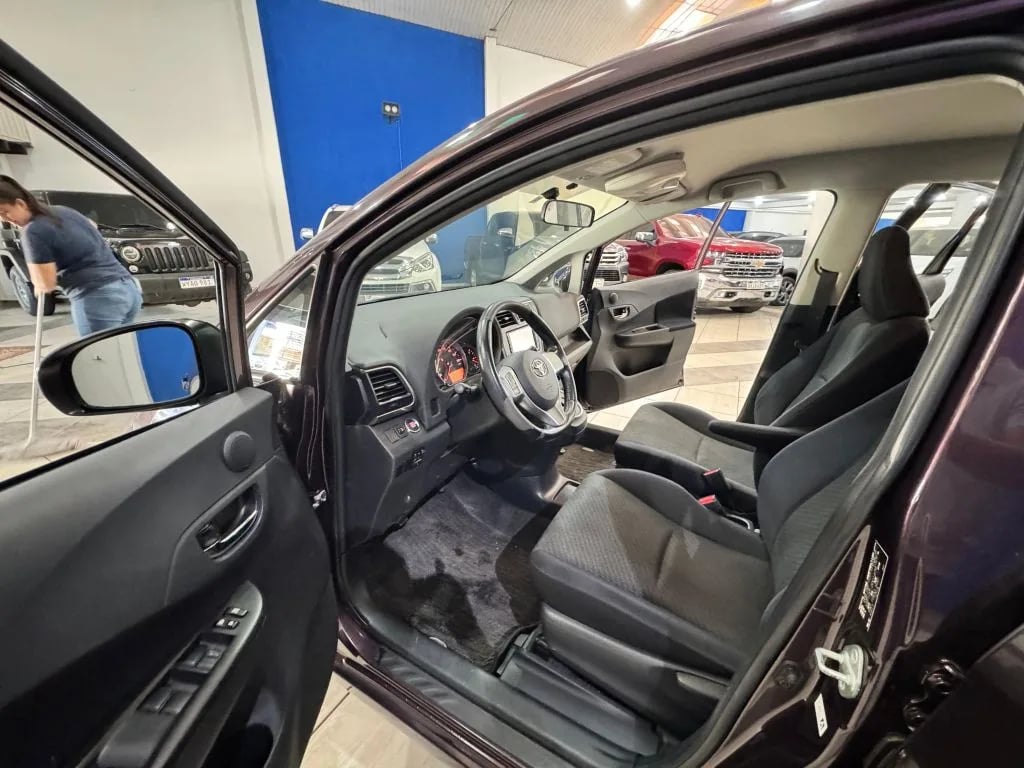 Toyota Ractis — foto 4