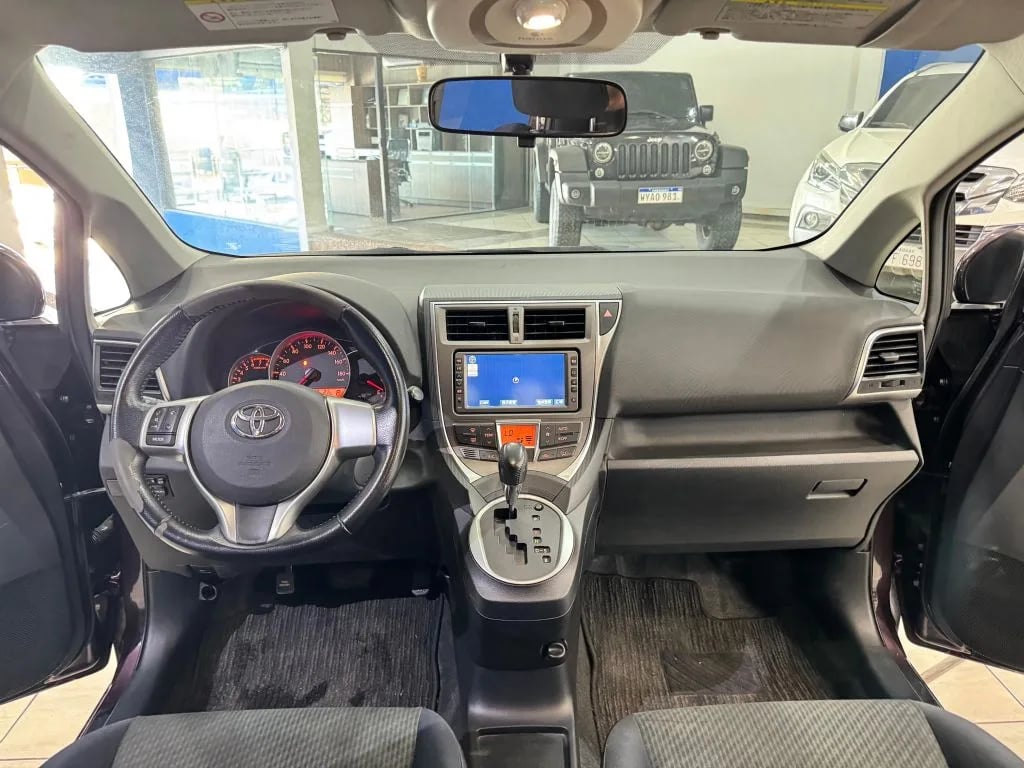 Toyota Ractis — foto 5