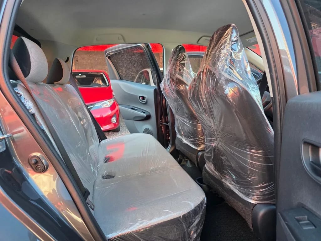Toyota Vitz — foto 2