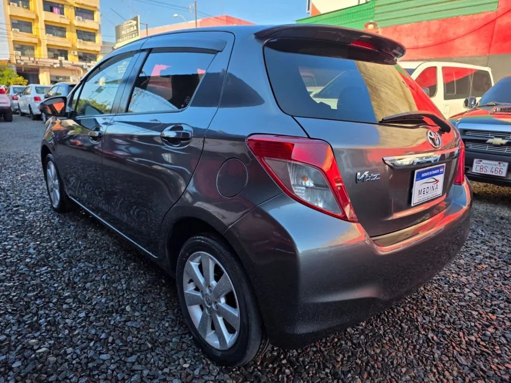 Toyota Vitz — foto 5