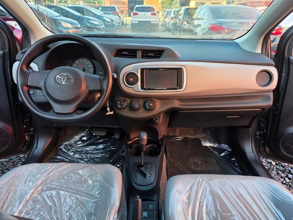 Toyota Vitz — foto 8