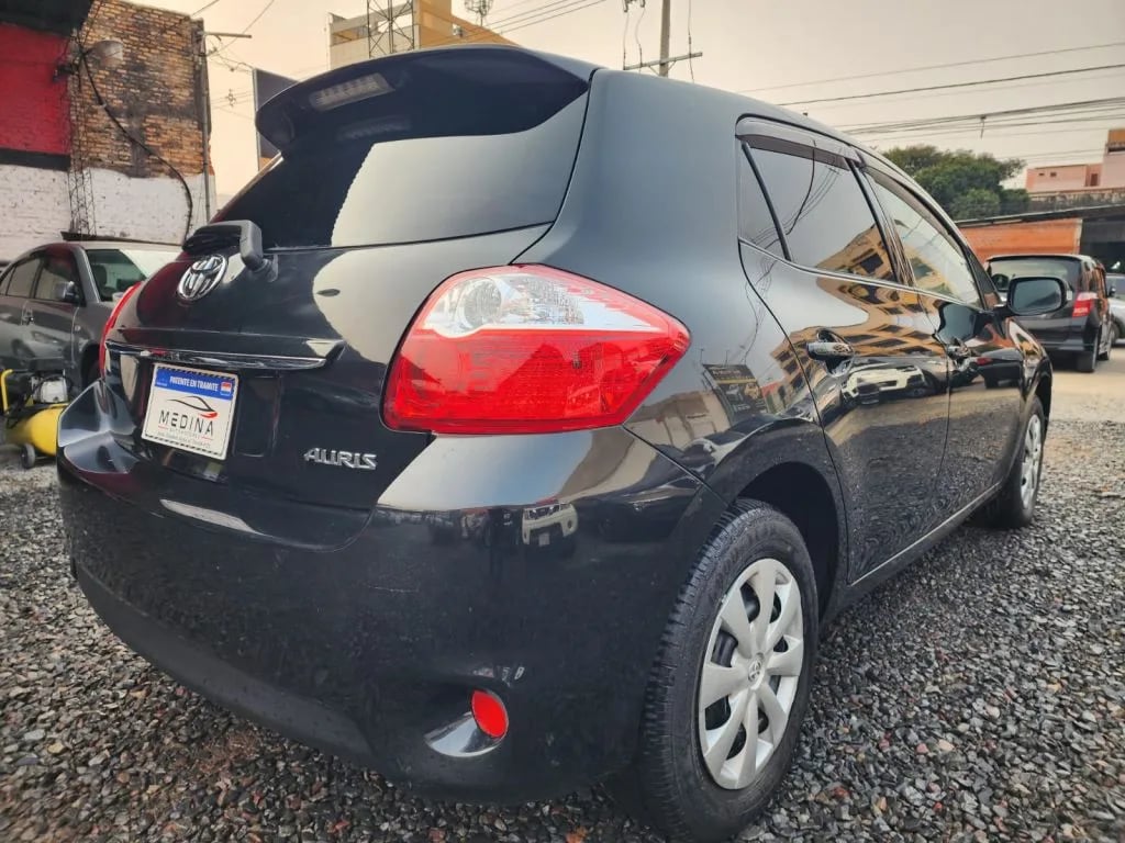 Toyota Auris — foto 3