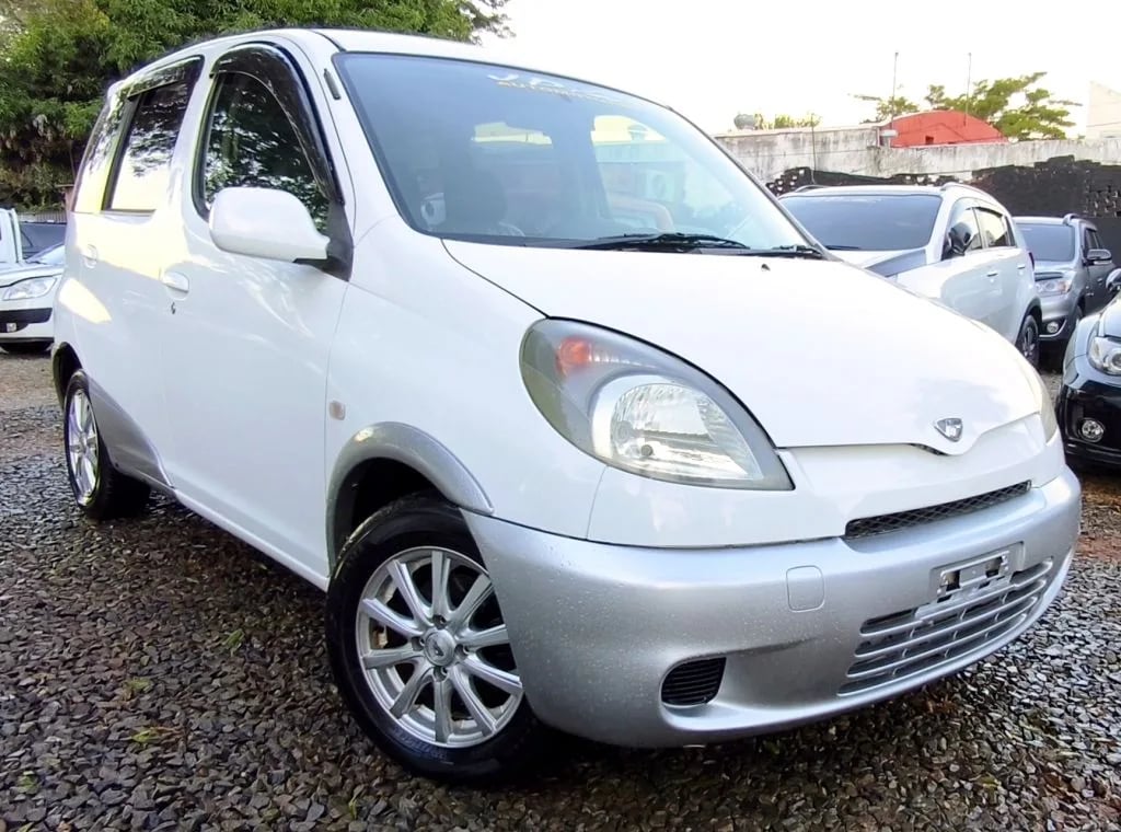 Toyota Funcargo — foto 5