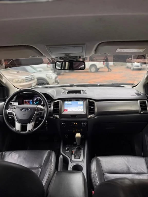 Ford Ranger — foto 9