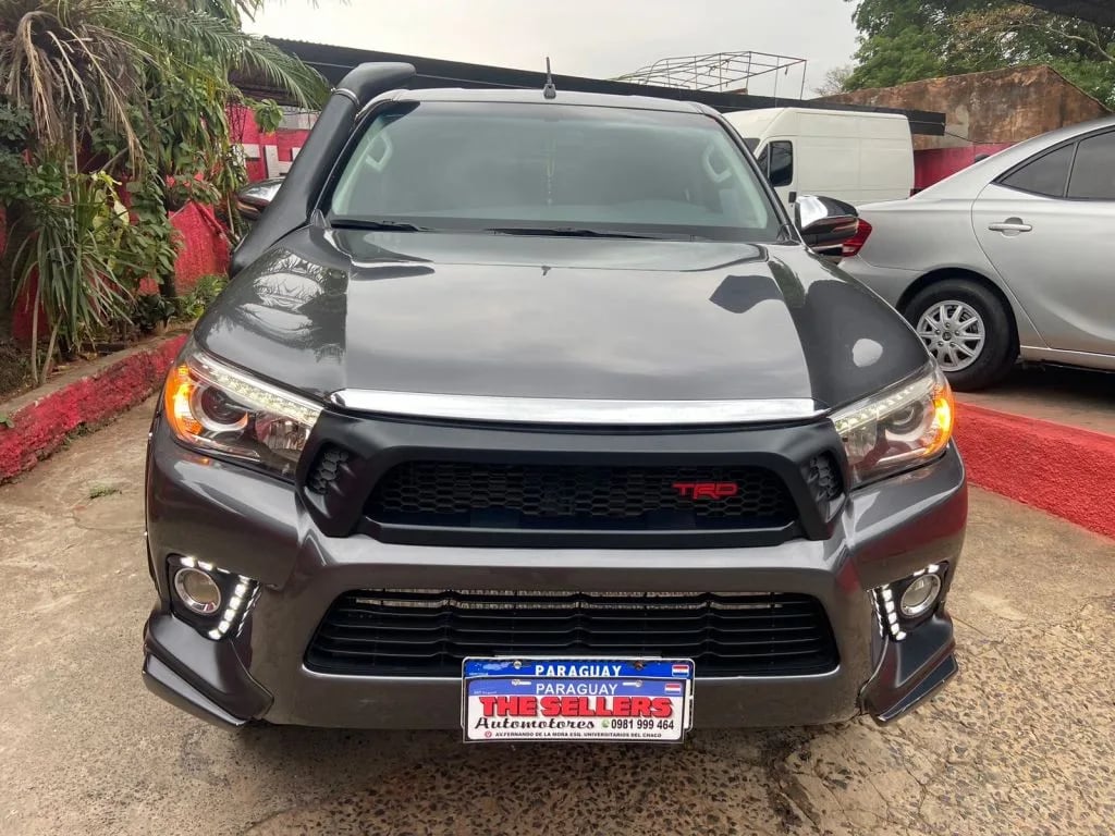 Toyota Hilux — foto 1