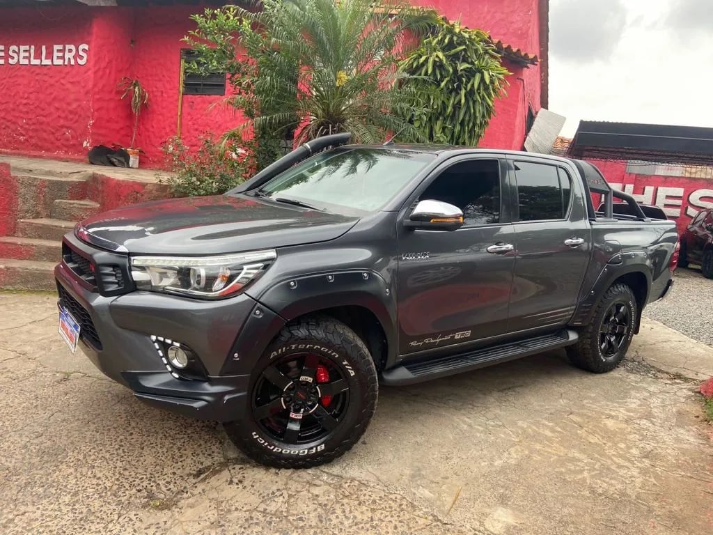 Toyota Hilux — foto 5