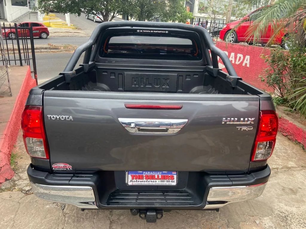 Toyota Hilux — foto 7