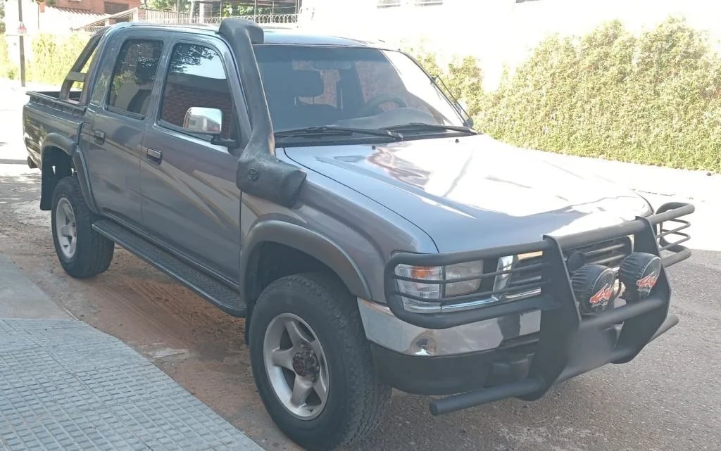 Toyota Hilux — foto 1
